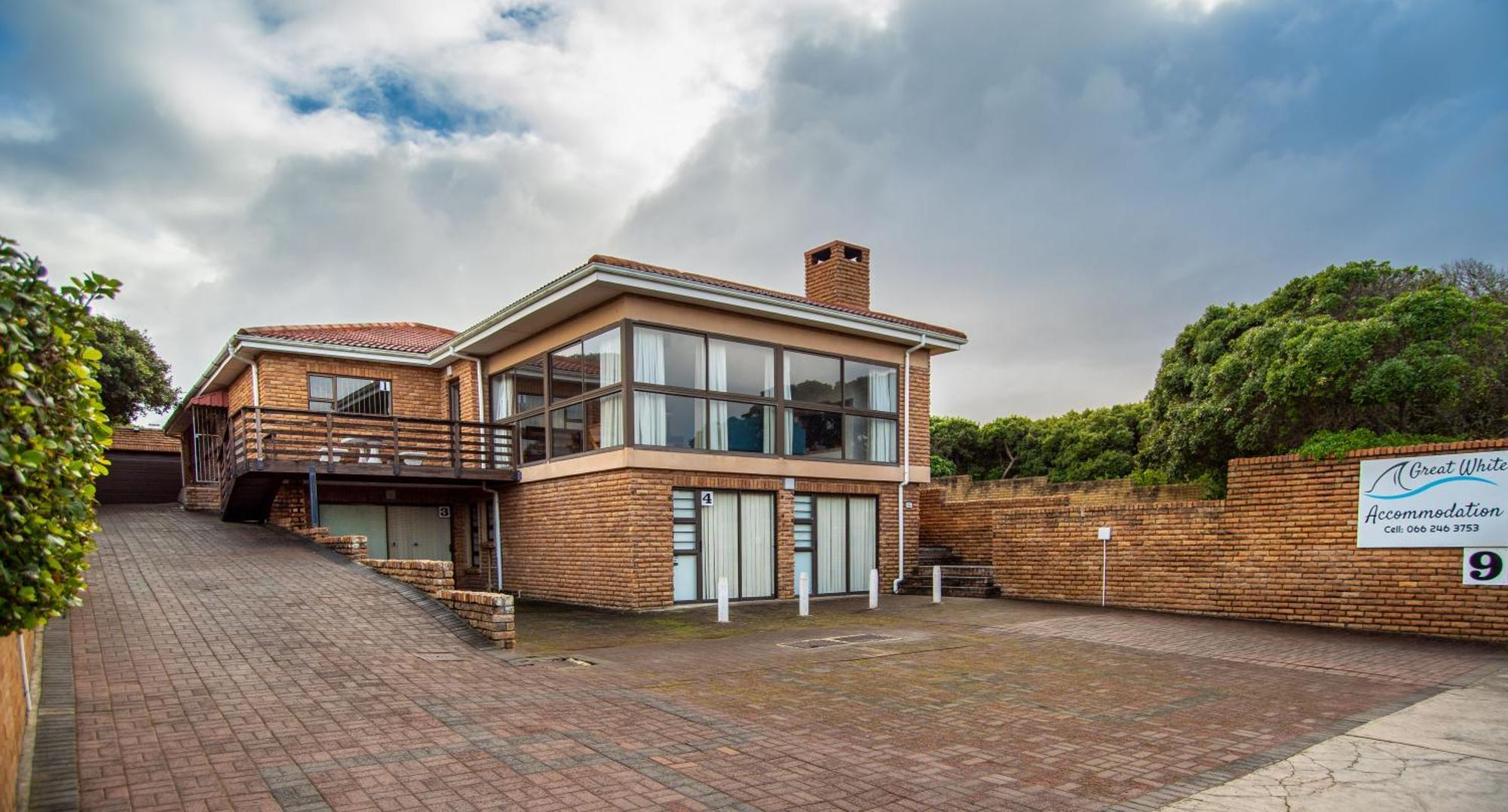Great White Accommodation Kleinbaai Exteriör bild